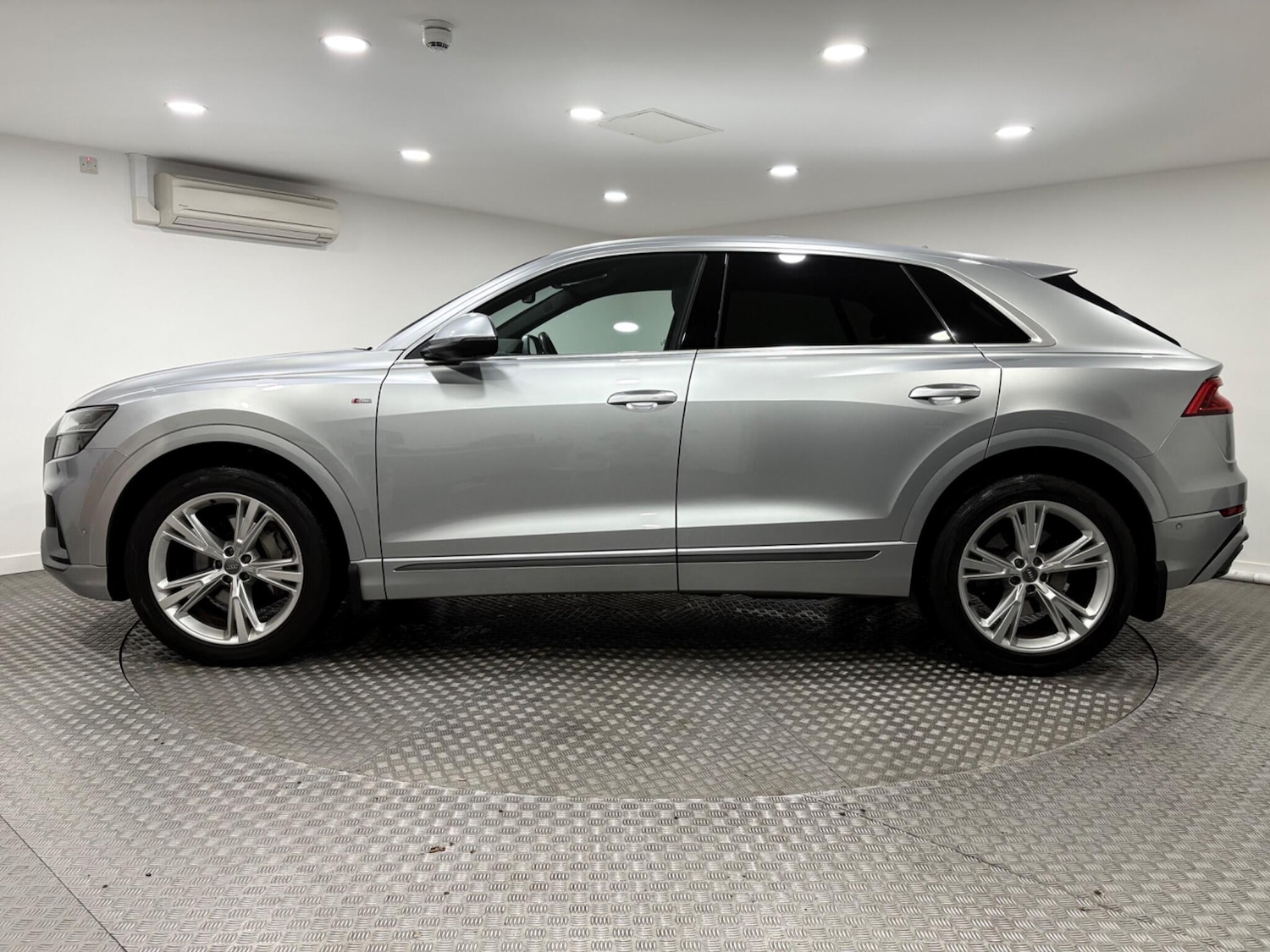 Used Audi Q8 2019 for sale - 77021141: Photo 6