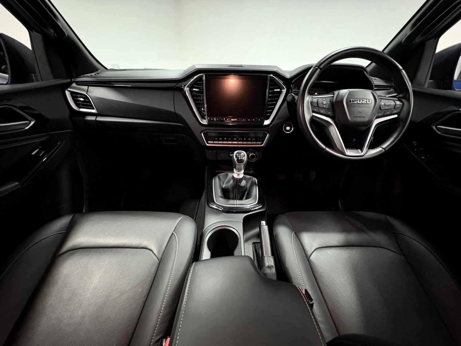 Used Isuzu D-Max 2023 for sale - 76832520: Photo 10