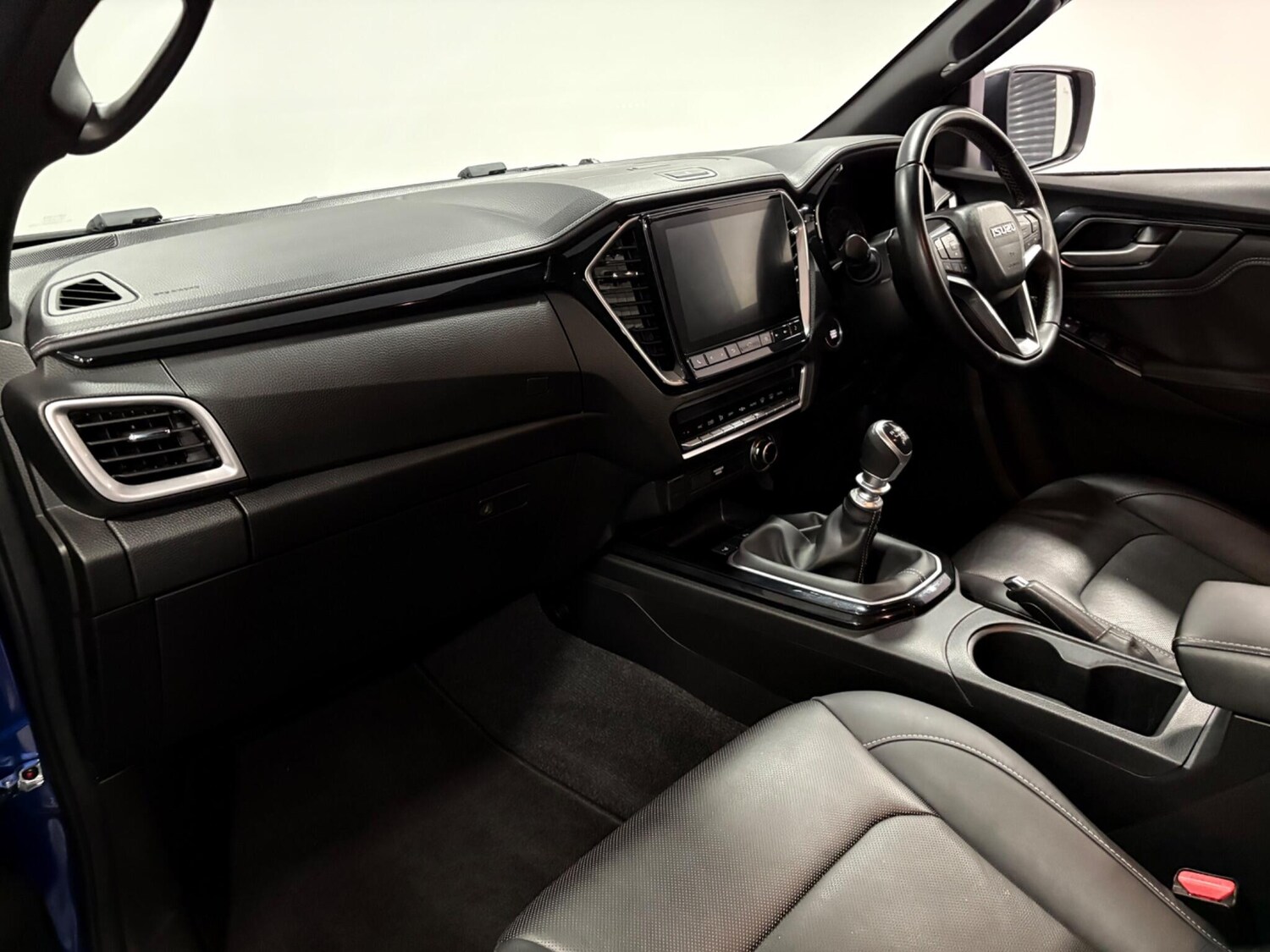 Used Isuzu D-Max 2023 for sale - 76832520: Photo 11