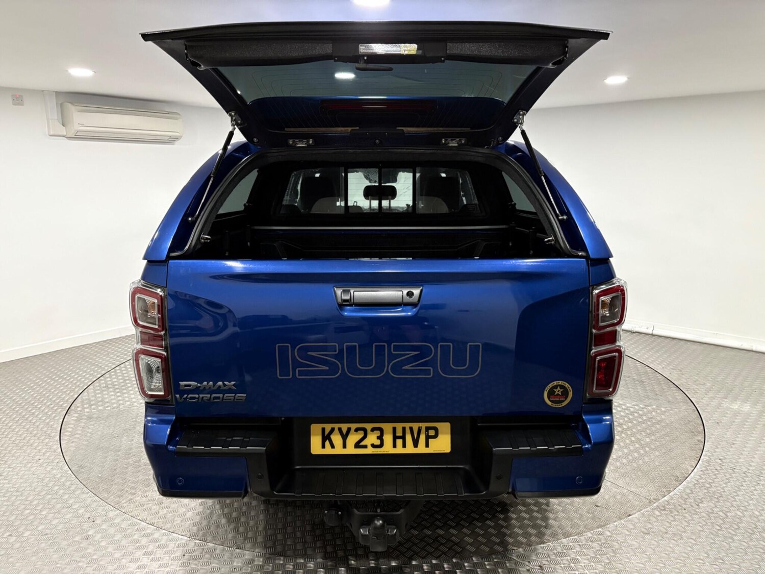 Used Isuzu D-Max 2023 for sale - 76832520: Photo 41
