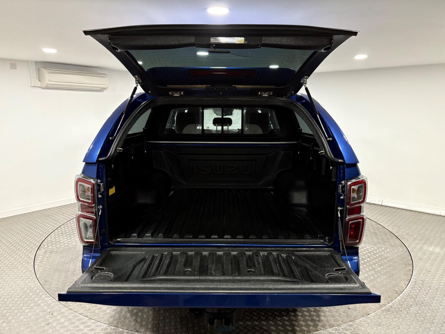 Used Isuzu D-Max 2023 for sale - 76832520: Photo 42