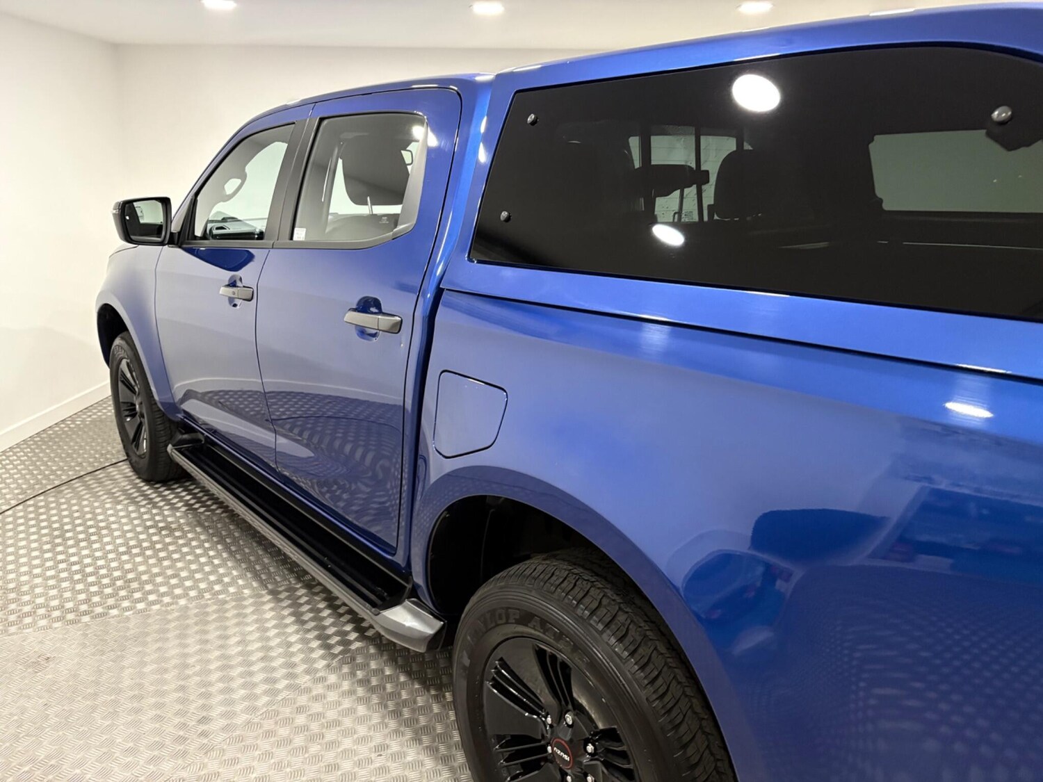 Used Isuzu D-Max 2023 for sale - 76832520: Photo 48