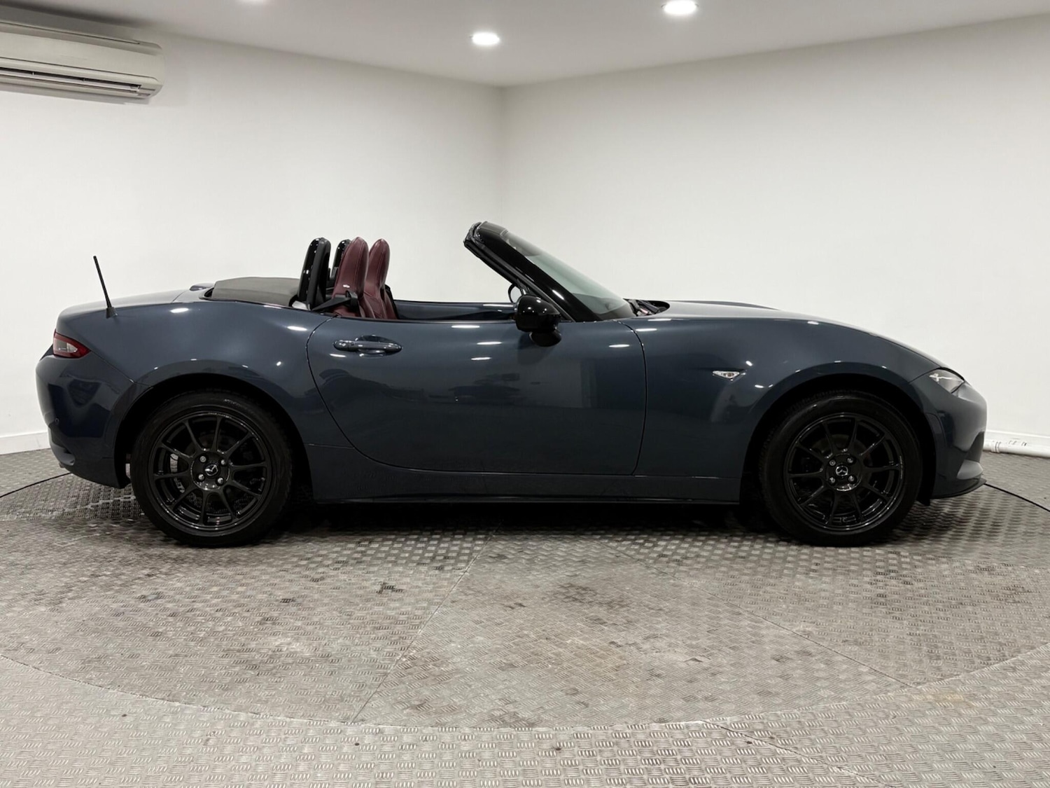 Used Mazda MX-5 for sale - 77330827: Photo 2