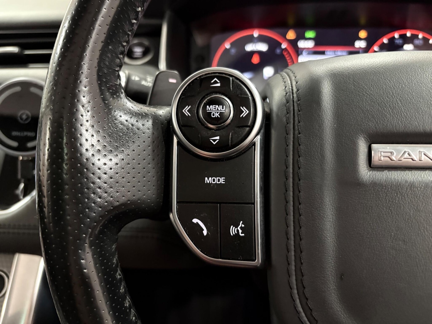 Used Land Rover Range Rover Sport 2015 for sale - 76607051: Photo 16