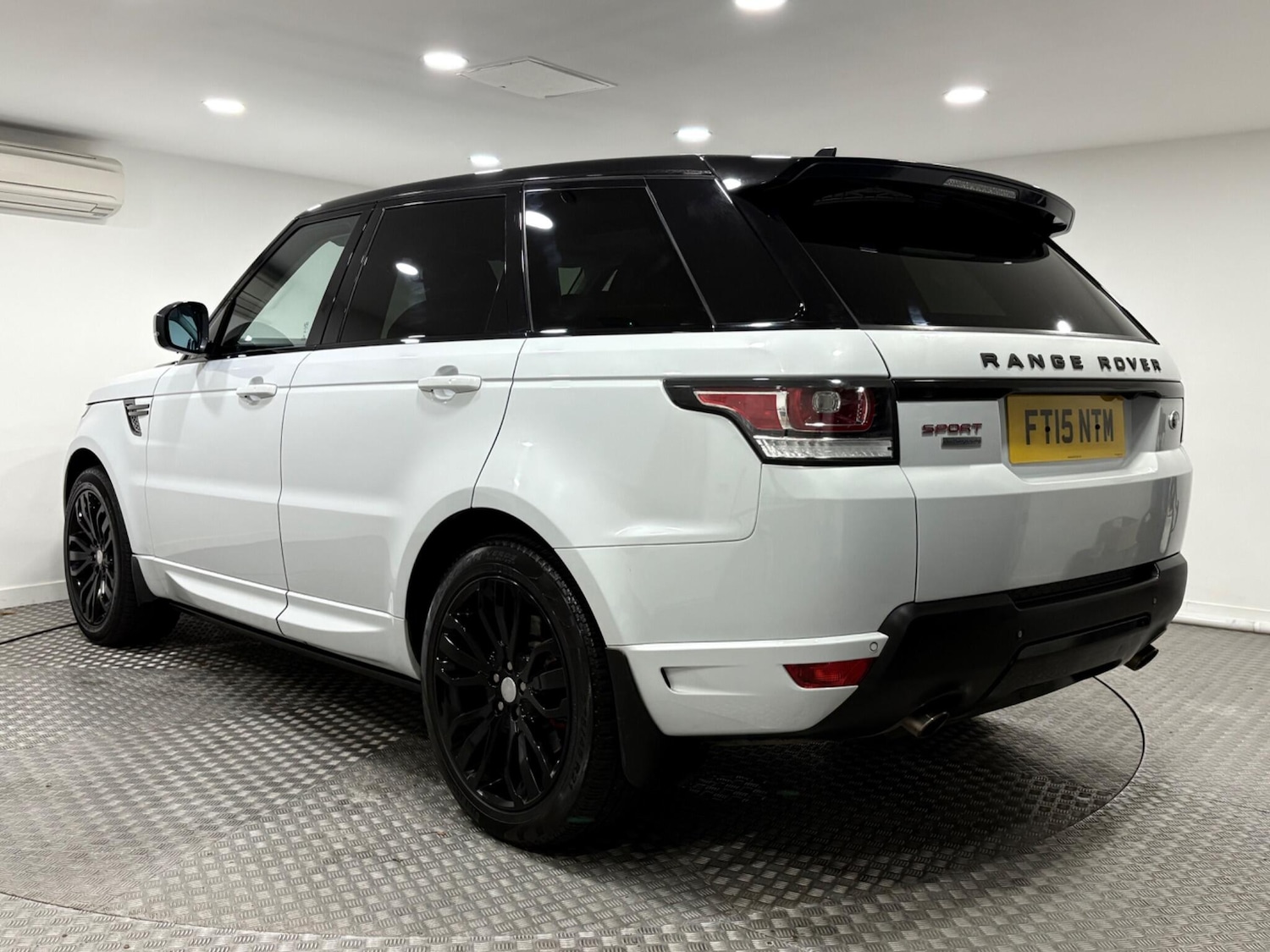Used Land Rover Range Rover Sport 2015 for sale - 76607051: Photo 5