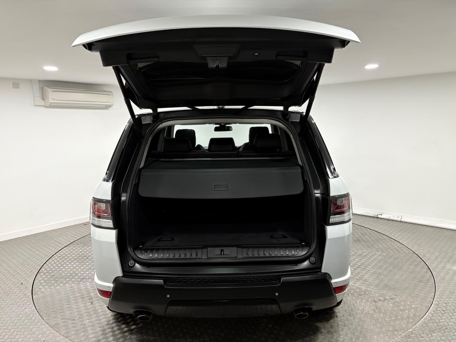 Used Land Rover Range Rover Sport 2015 for sale - 76607051: Photo 50