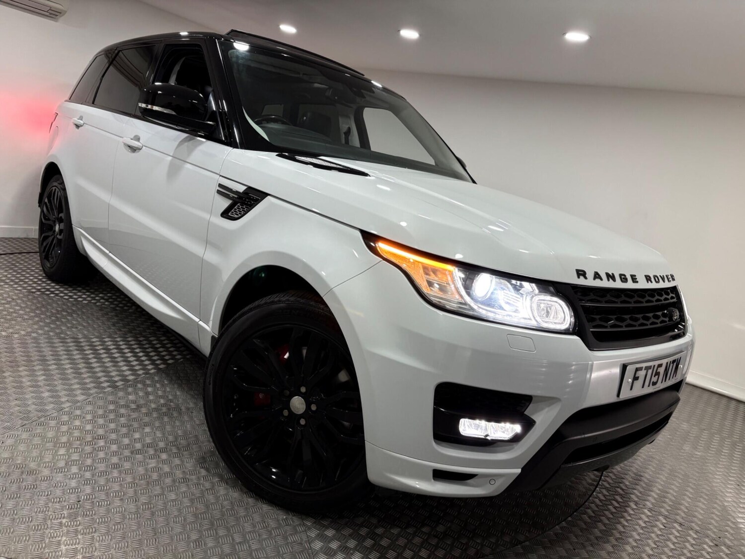 Used Land Rover Range Rover Sport 2015 for sale - 76607051: Photo 54