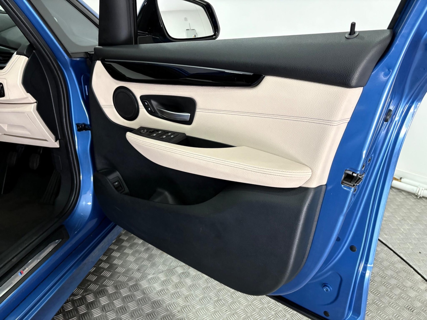 Used BMW 2 Series 2017 for sale - 77020939: Photo 37