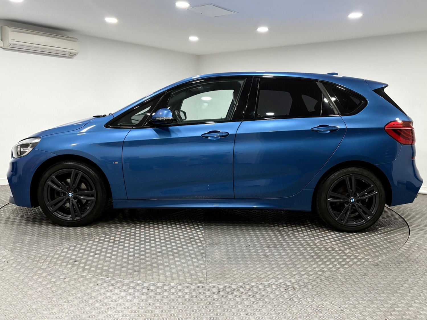 Used BMW 2 Series 2017 for sale - 77020939: Photo 6