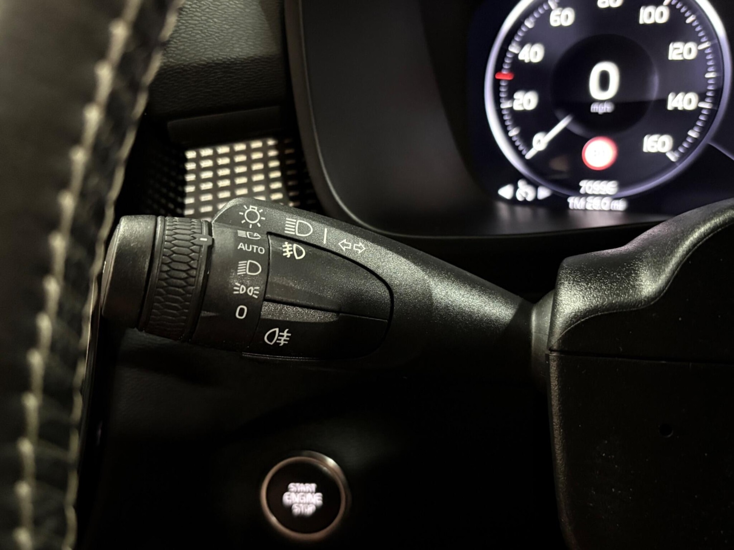 Used Volvo XC40 2019 for sale - 77021025: Photo 16