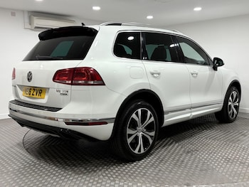 Used Volkswagen Touareg 2016 for sale - 75258110: Photo