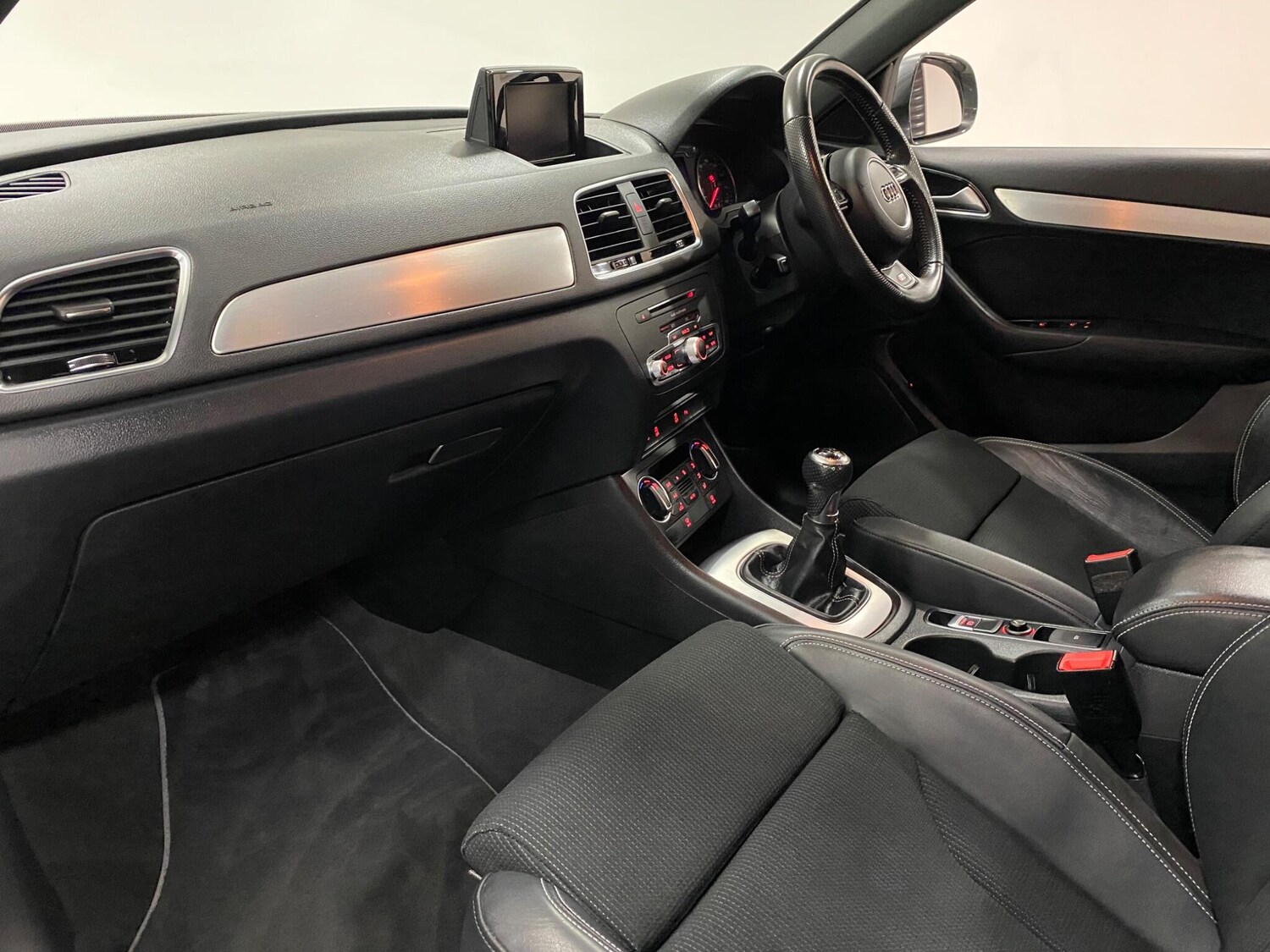 Used Audi Q3 2017 for sale - 76270991: Photo 15