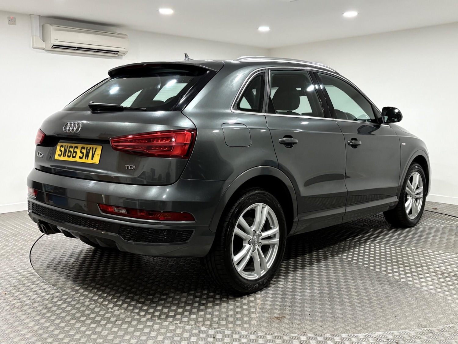Used Audi Q3 2017 for sale - 76270991: Photo 3