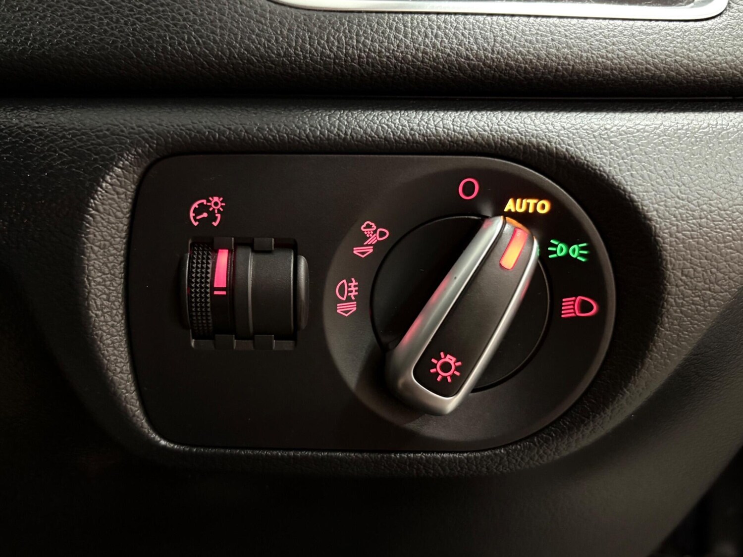 Used Audi Q3 2017 for sale - 76270991: Photo 34