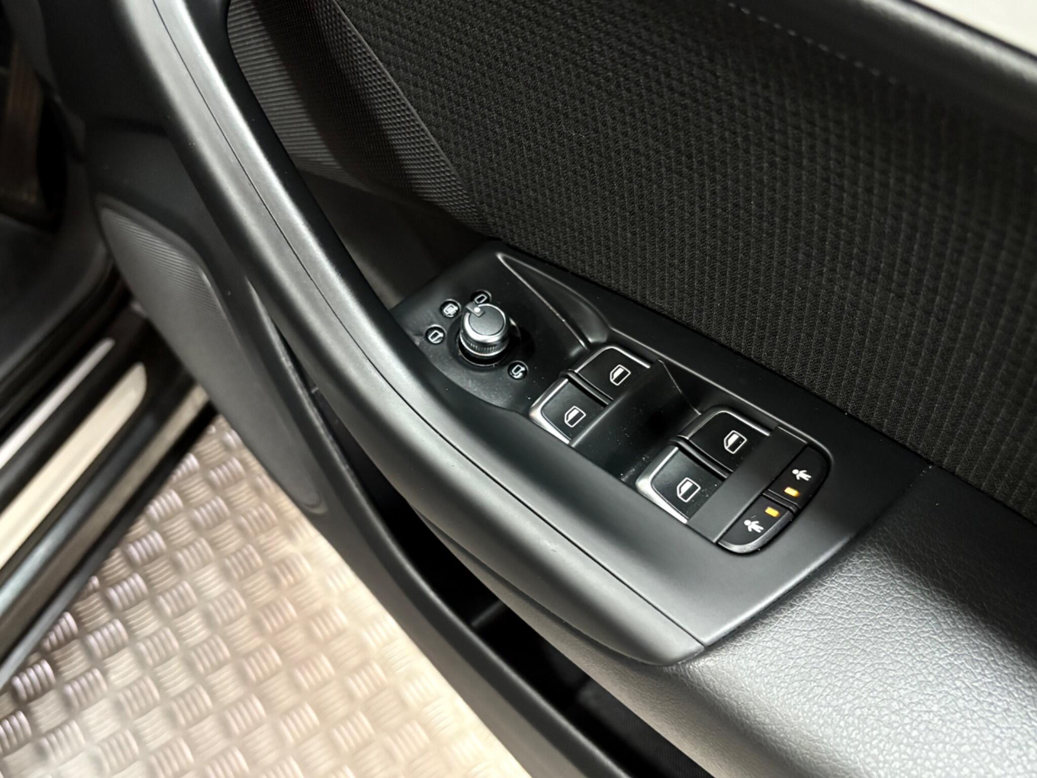 Used Audi Q3 2017 for sale - 76270991: Photo 36