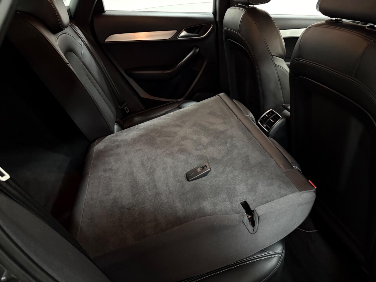 Used Audi Q3 2017 for sale - 76270991: Photo 40