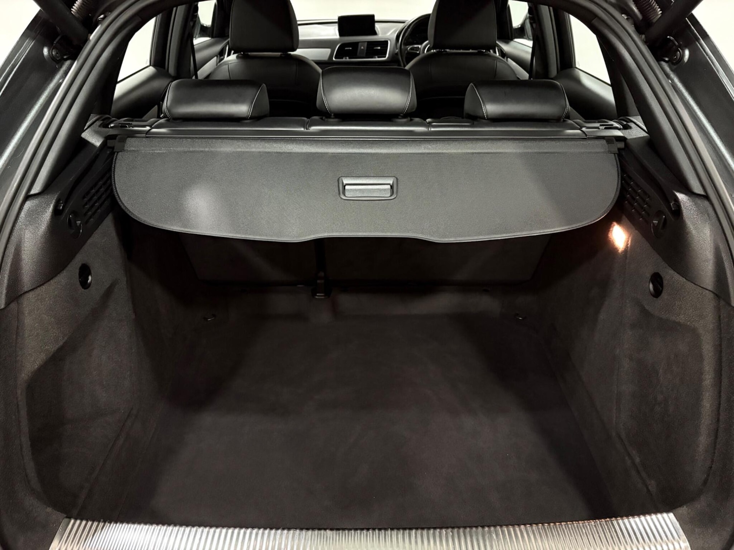 Used Audi Q3 2017 for sale - 76270991: Photo 42