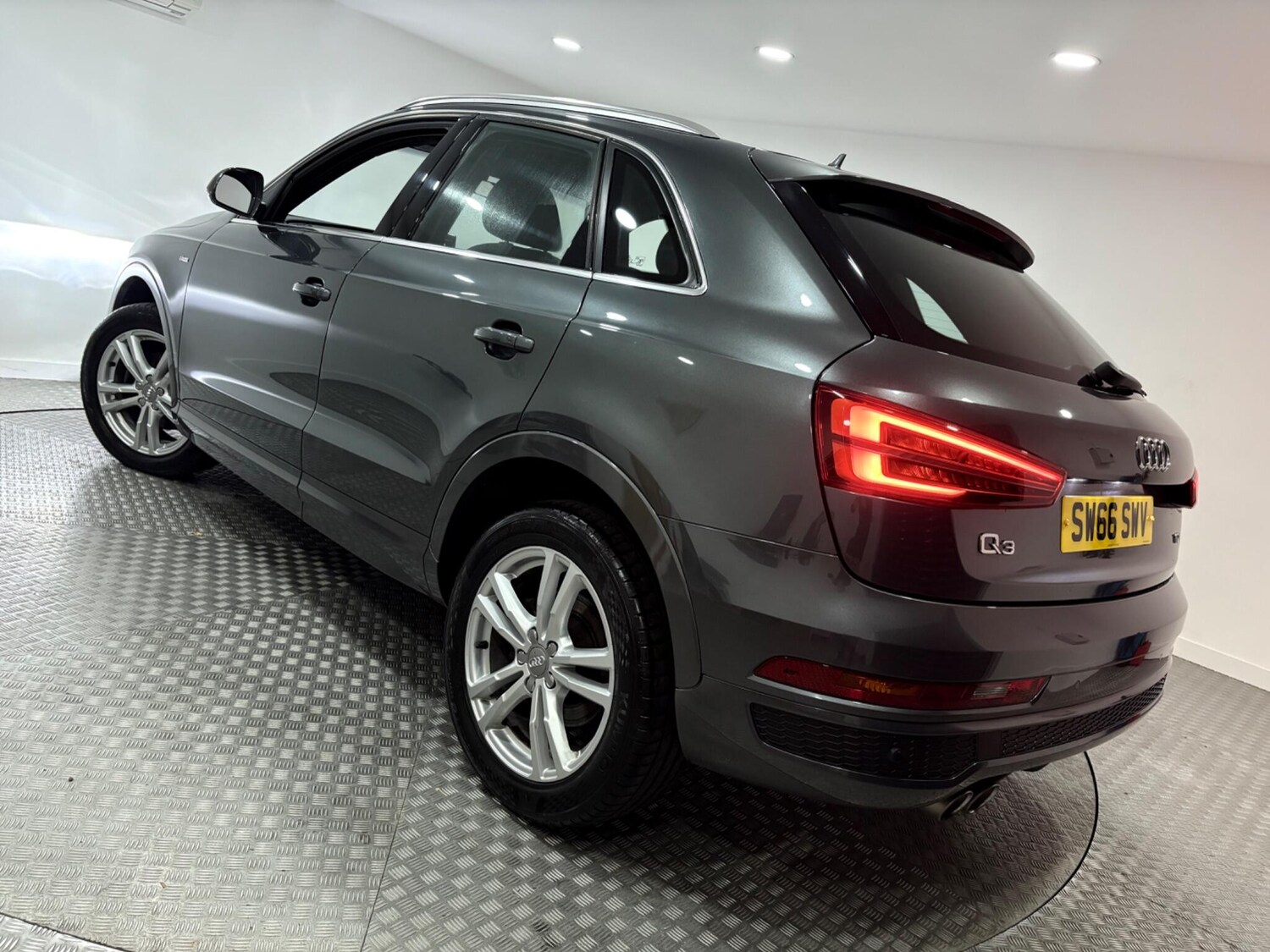 Used Audi Q3 2017 for sale - 76270991: Photo 46