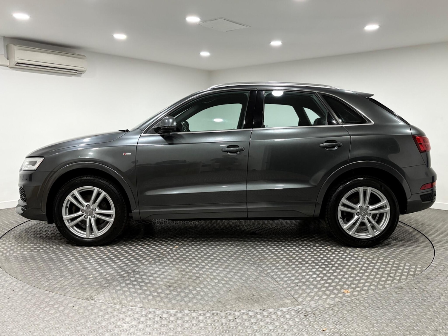 Used Audi Q3 2017 for sale - 76270991: Photo 6