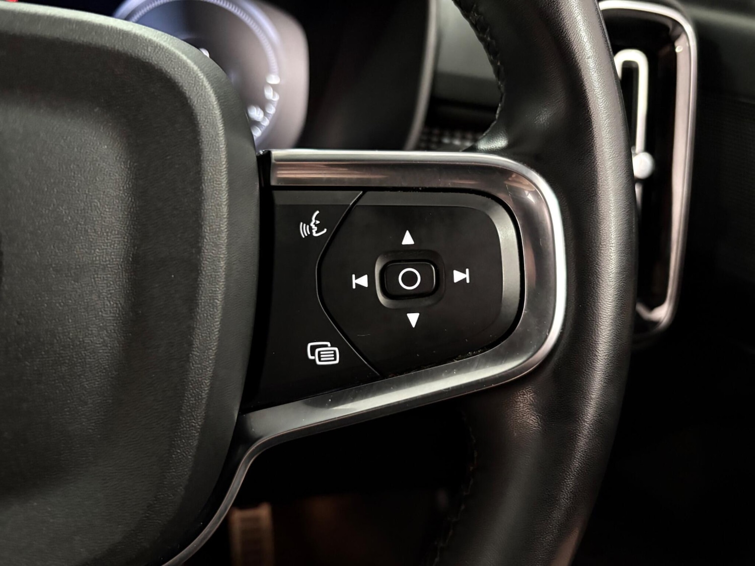 Used Volvo XC40 for sale - 78128166: Photo 18