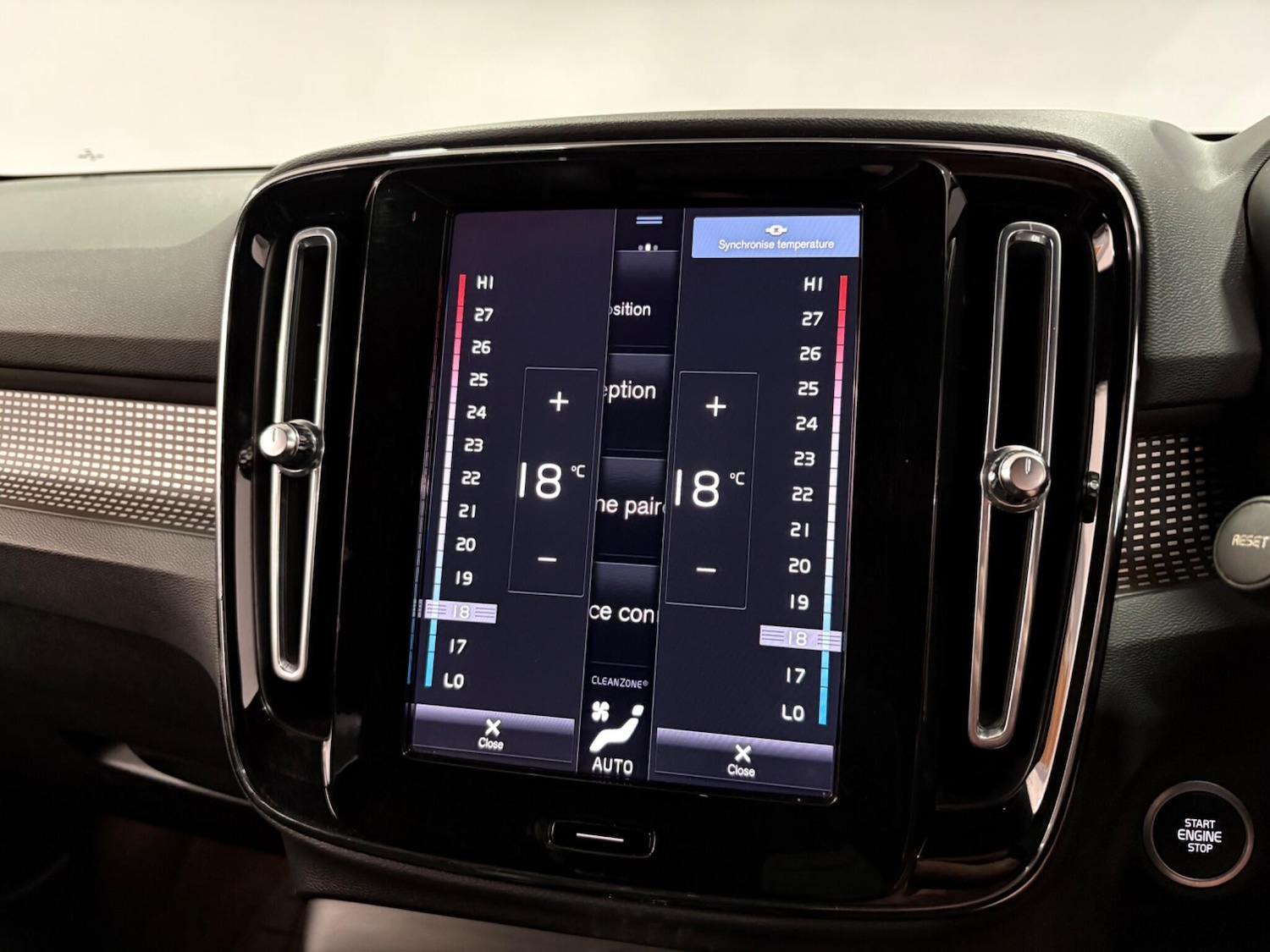 Used Volvo XC40 for sale - 78128166: Photo 27