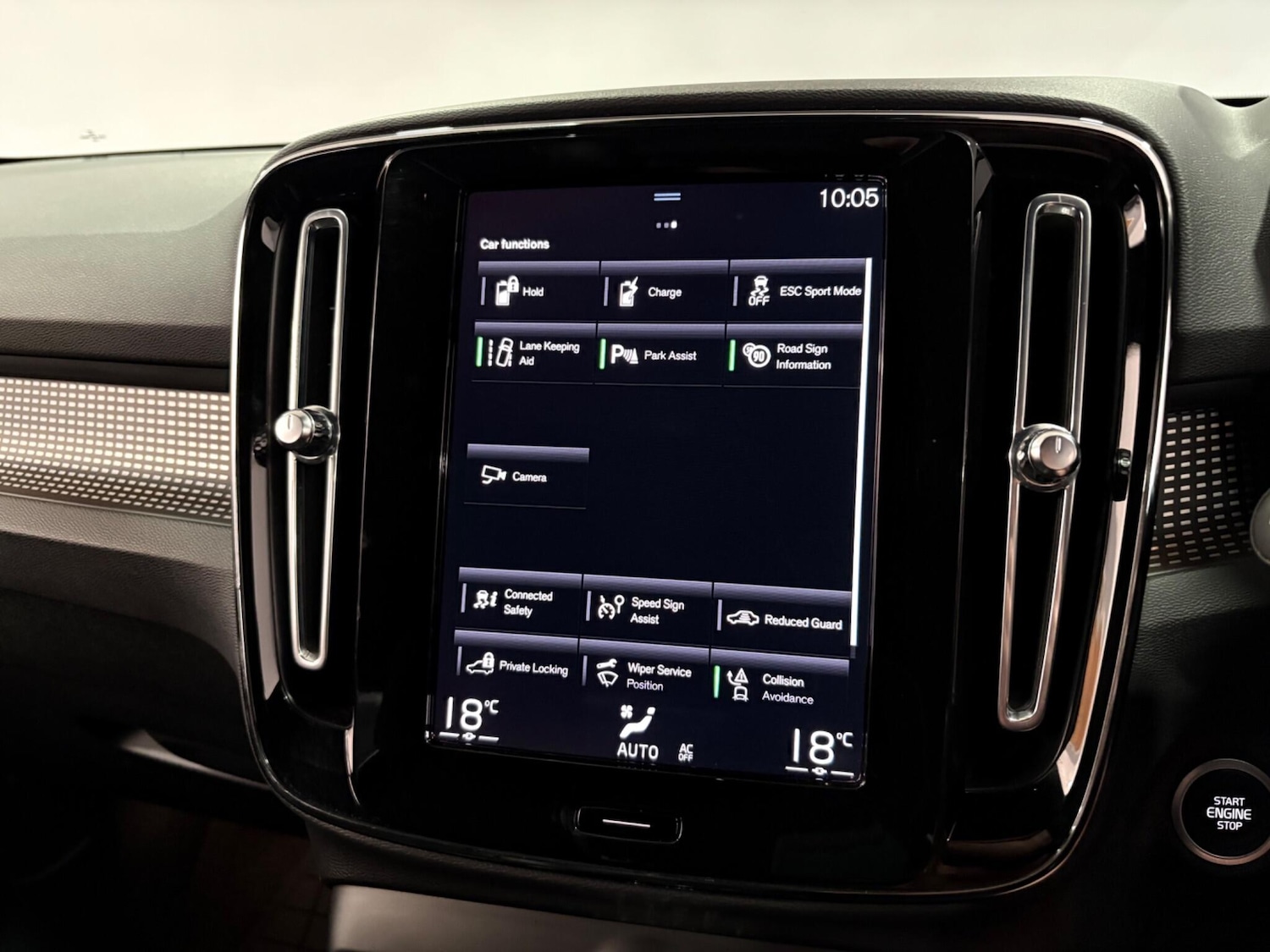 Used Volvo XC40 for sale - 78128166: Photo 28