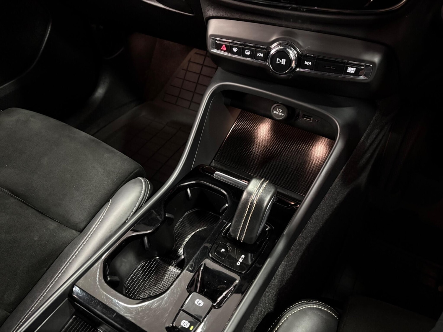 Used Volvo XC40 for sale - 78128166: Photo 29