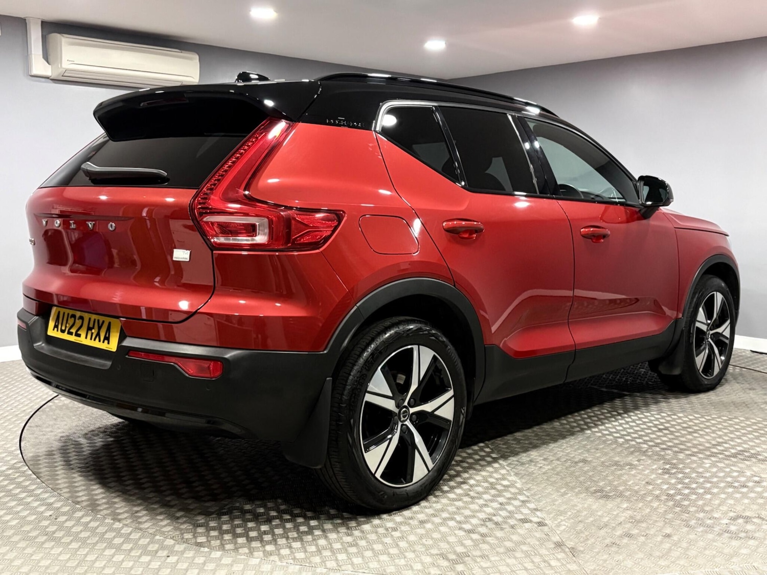 Used Volvo XC40 for sale - 78128166: Photo 3