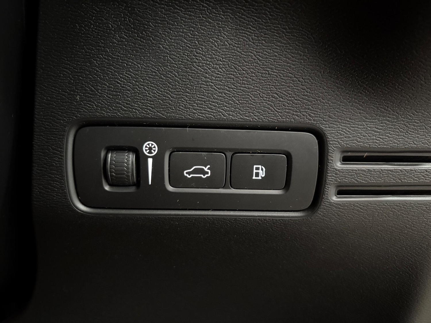 Used Volvo XC40 for sale - 78128166: Photo 32