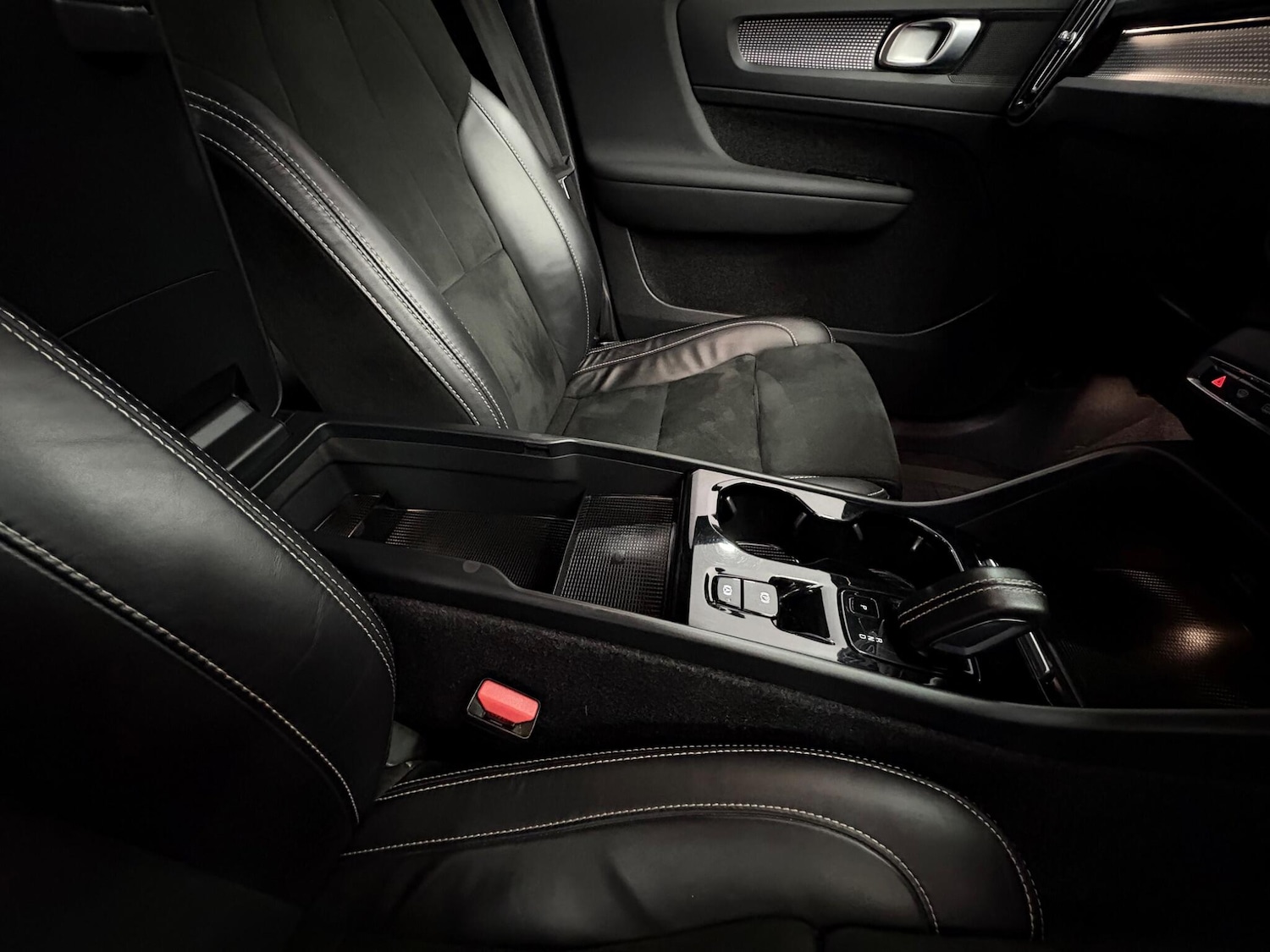 Used Volvo XC40 for sale - 78128166: Photo 33