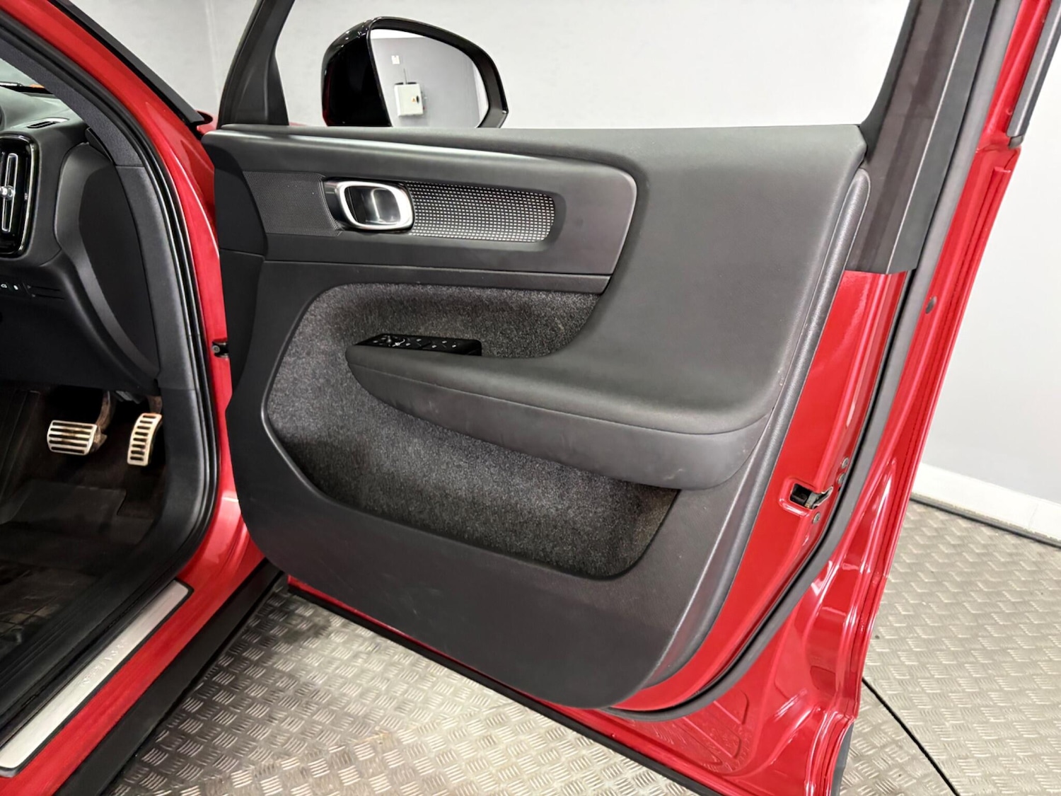 Used Volvo XC40 for sale - 78128166: Photo 35