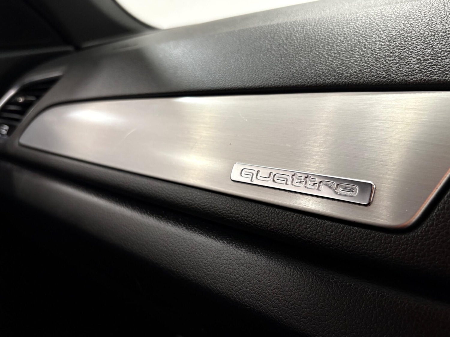 Used Audi Q3 2017 for sale - 77291149: Photo 33