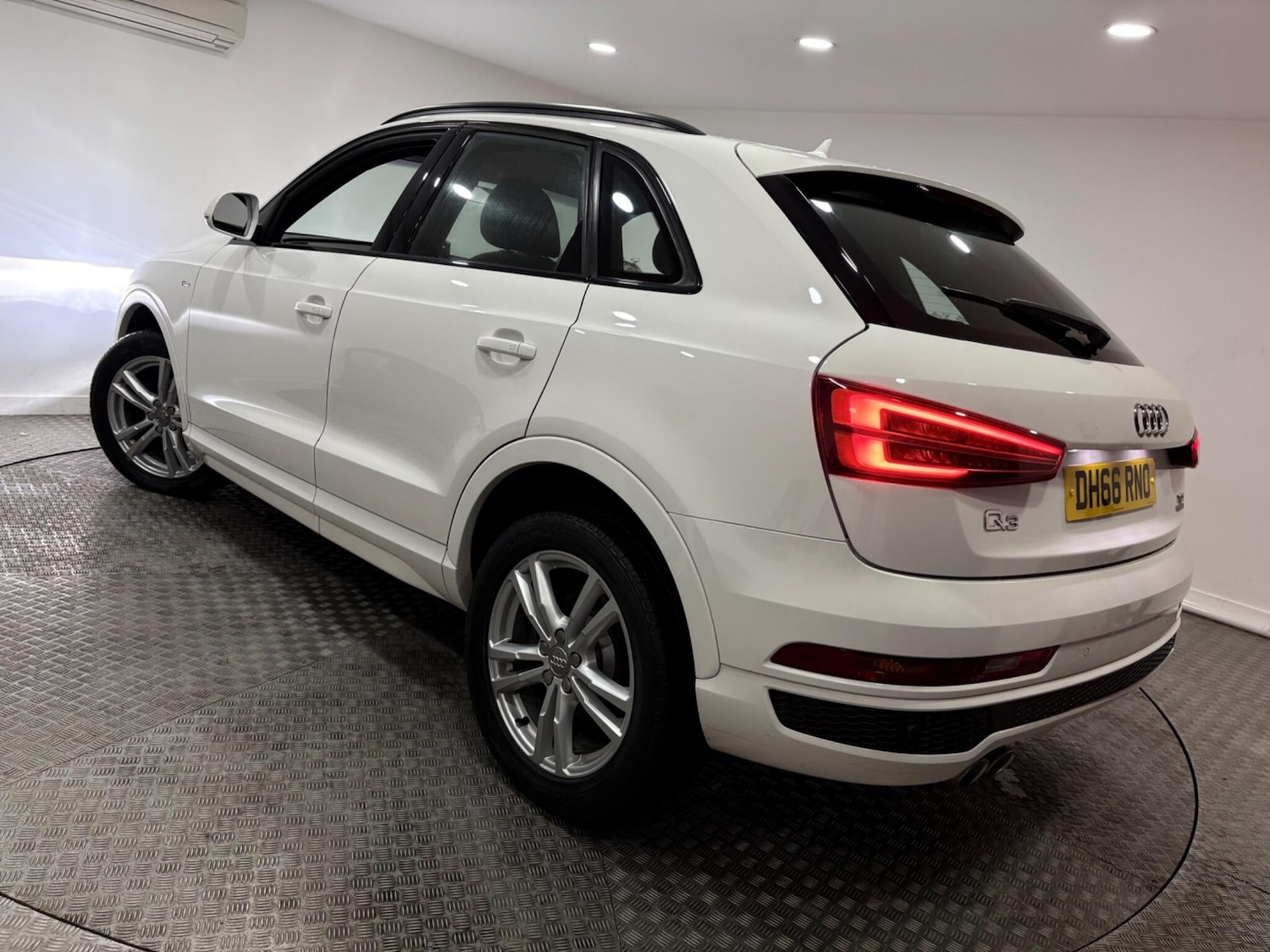 Used Audi Q3 2017 for sale - 77291149: Photo 47