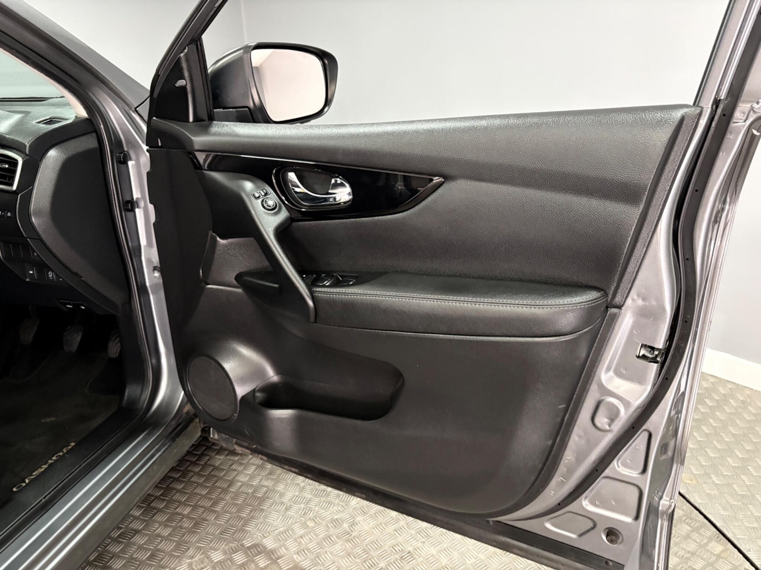 Used Nissan Qashqai 2015 for sale - 77696320: Photo 35