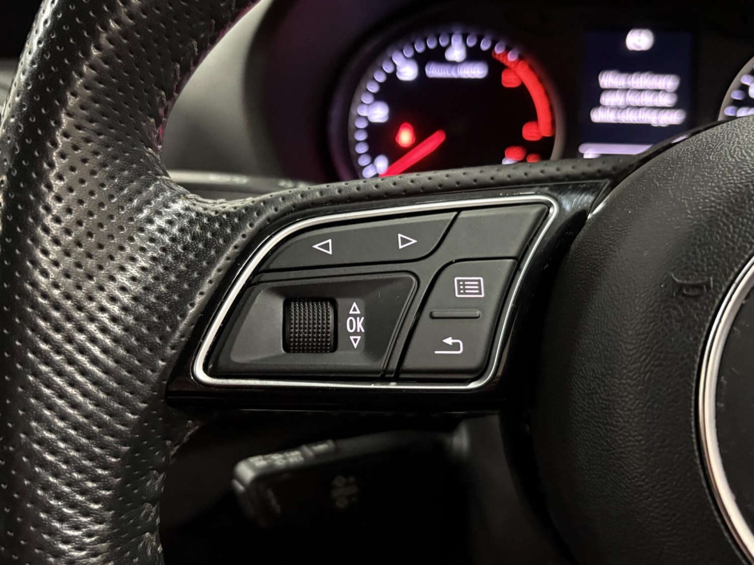 Used Audi Q2 2017 for sale - 77021359: Photo 17