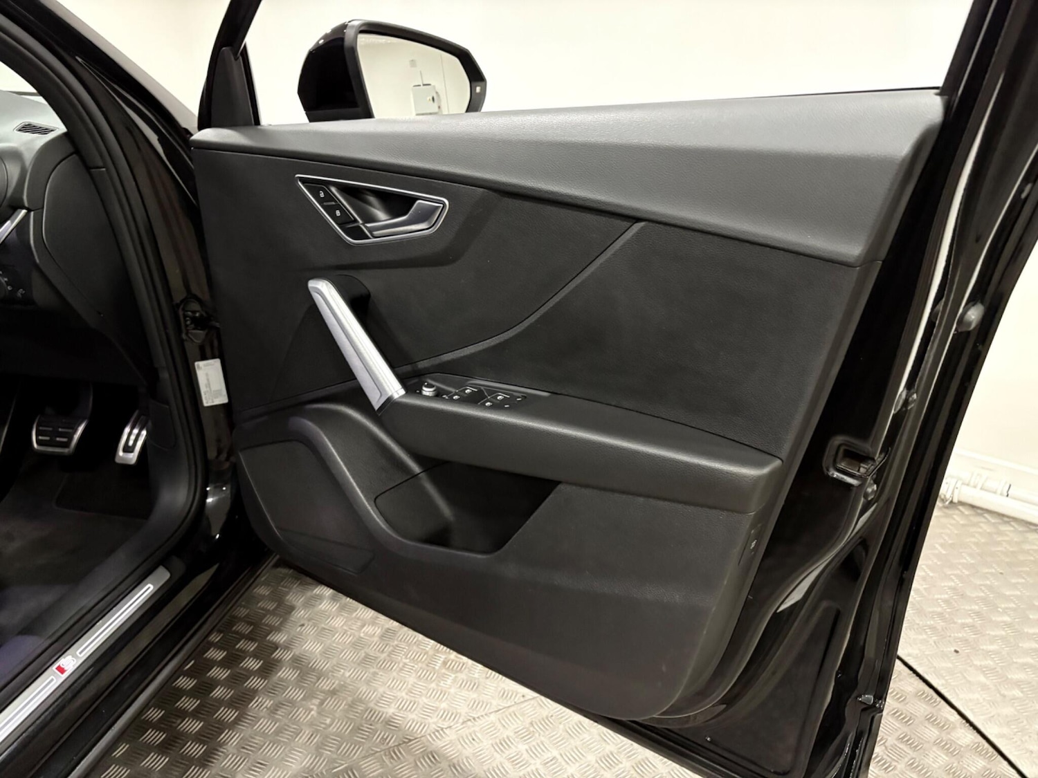 Used Audi Q2 2017 for sale - 77021359: Photo 36