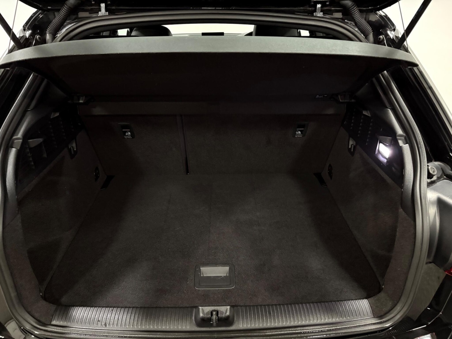 Used Audi Q2 2017 for sale - 77021359: Photo 42