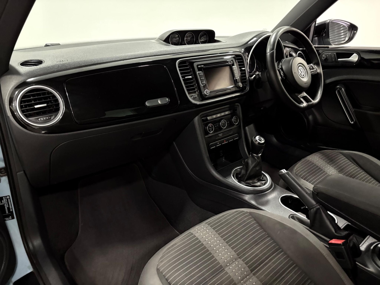 Used Volkswagen Beetle 2015 for sale - 77440195: Photo 10