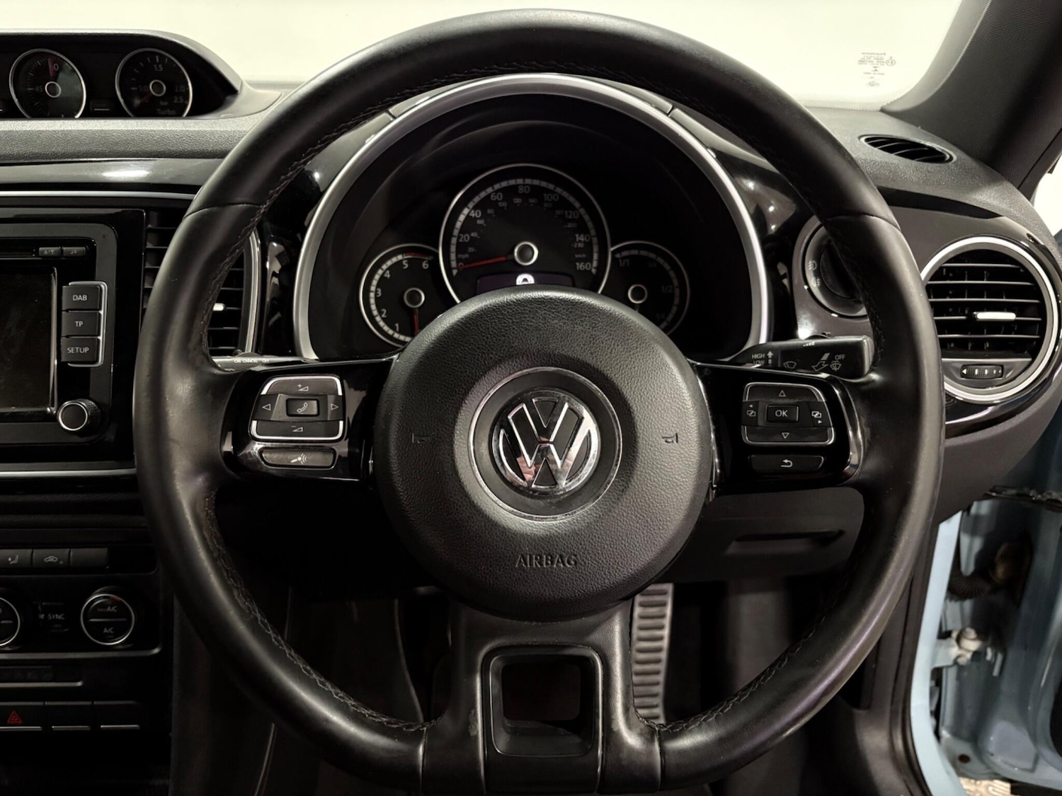 Used Volkswagen Beetle 2015 for sale - 77440195: Photo 12