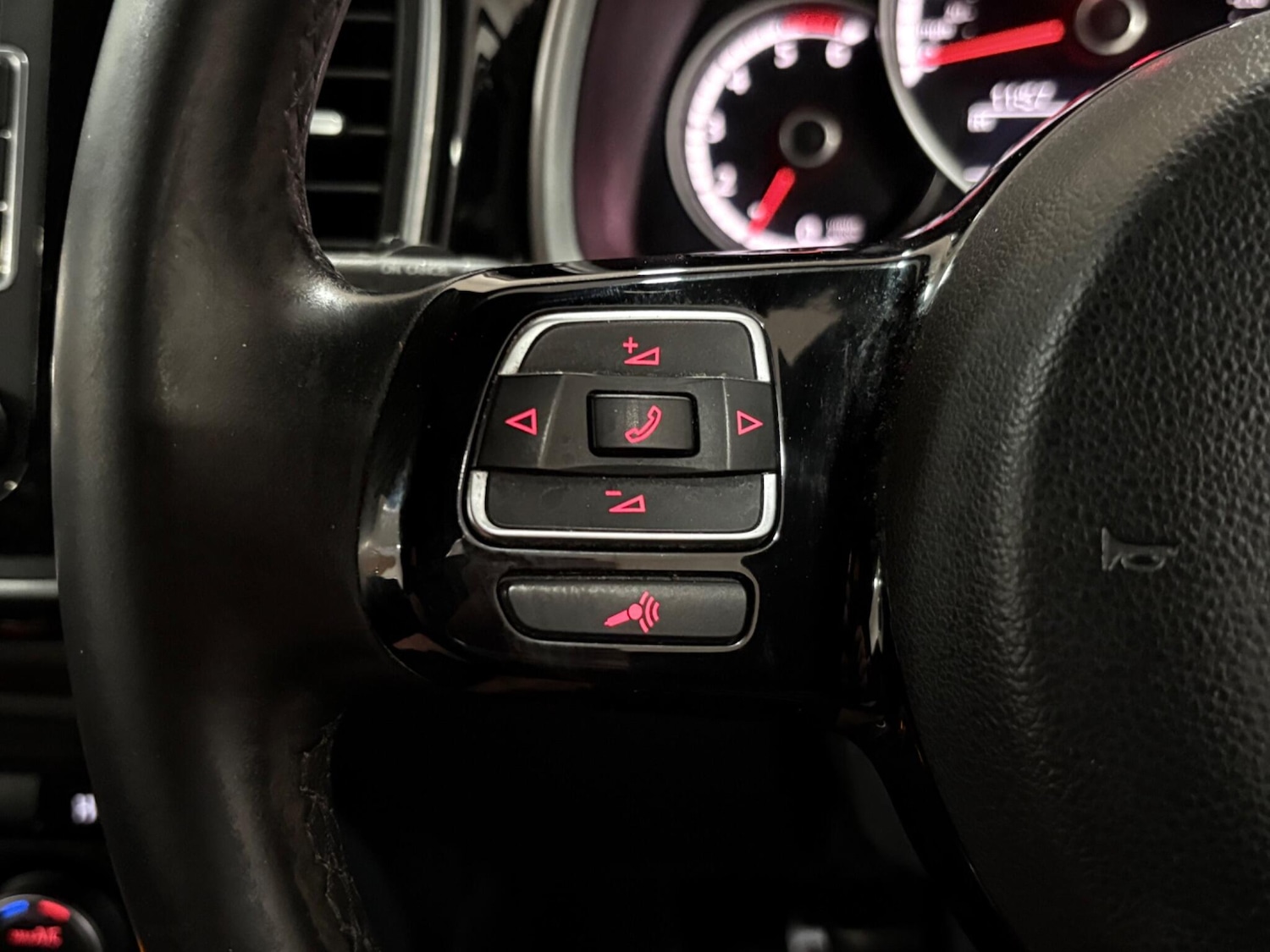 Used Volkswagen Beetle 2015 for sale - 77440195: Photo 14