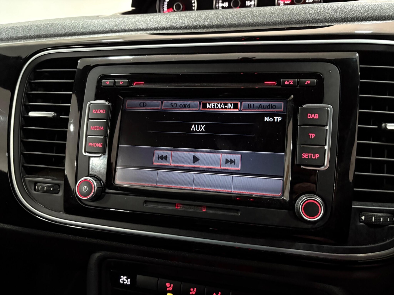 Used Volkswagen Beetle 2015 for sale - 77440195: Photo 21