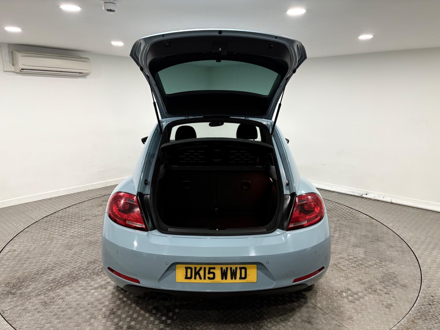 Used Volkswagen Beetle 2015 for sale - 77440195: Photo 35