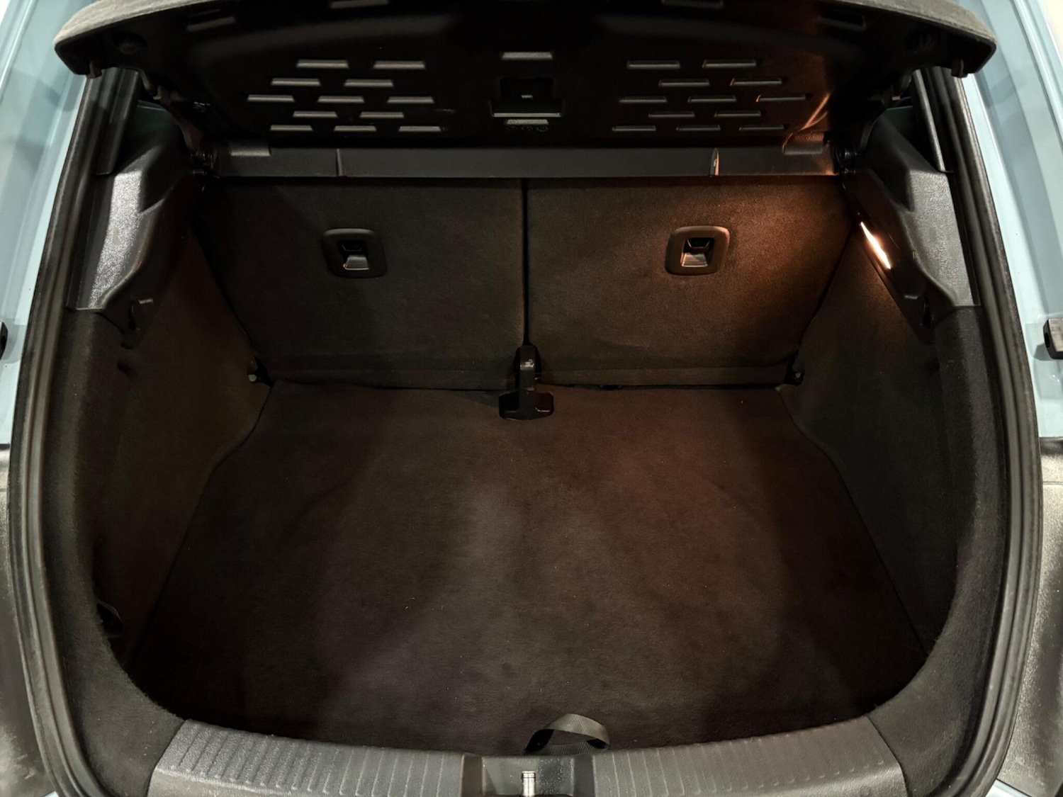 Used Volkswagen Beetle 2015 for sale - 77440195: Photo 36