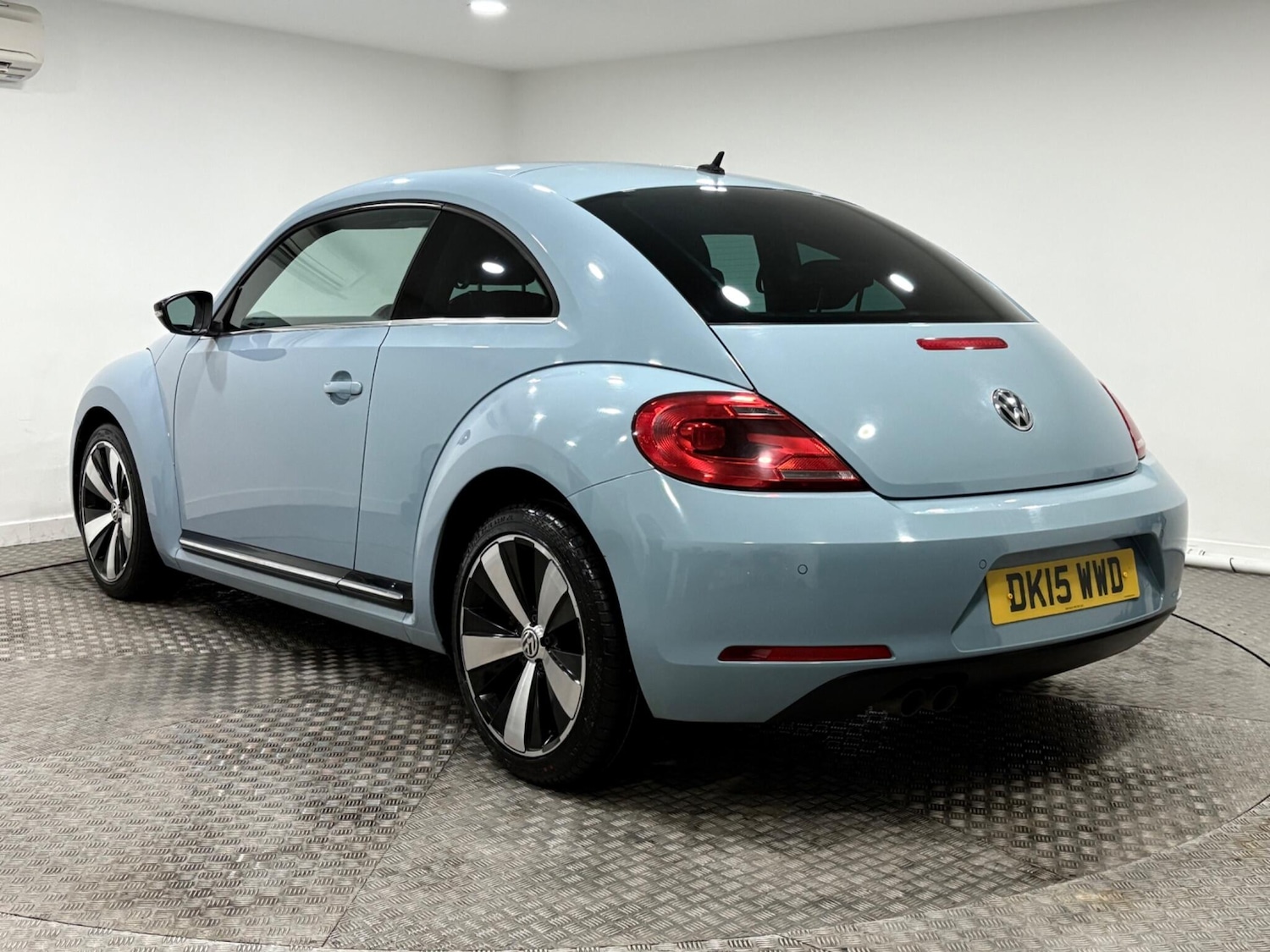 Used Volkswagen Beetle 2015 for sale - 77440195: Photo 5