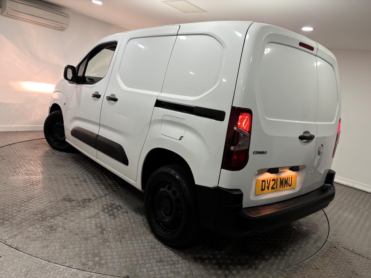 Used Vauxhall Combo 2021 for sale - 77229698: Photo 40