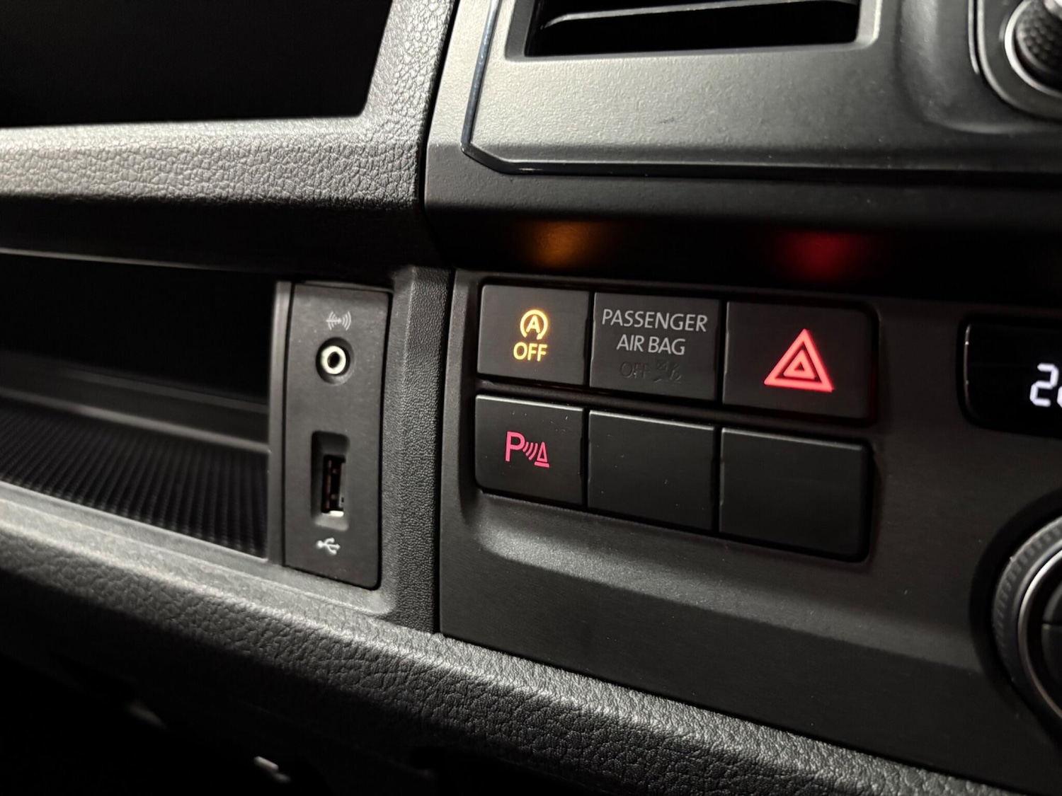 Used Volkswagen Transporter Shuttle 2018 for sale - 76633839: Photo 31