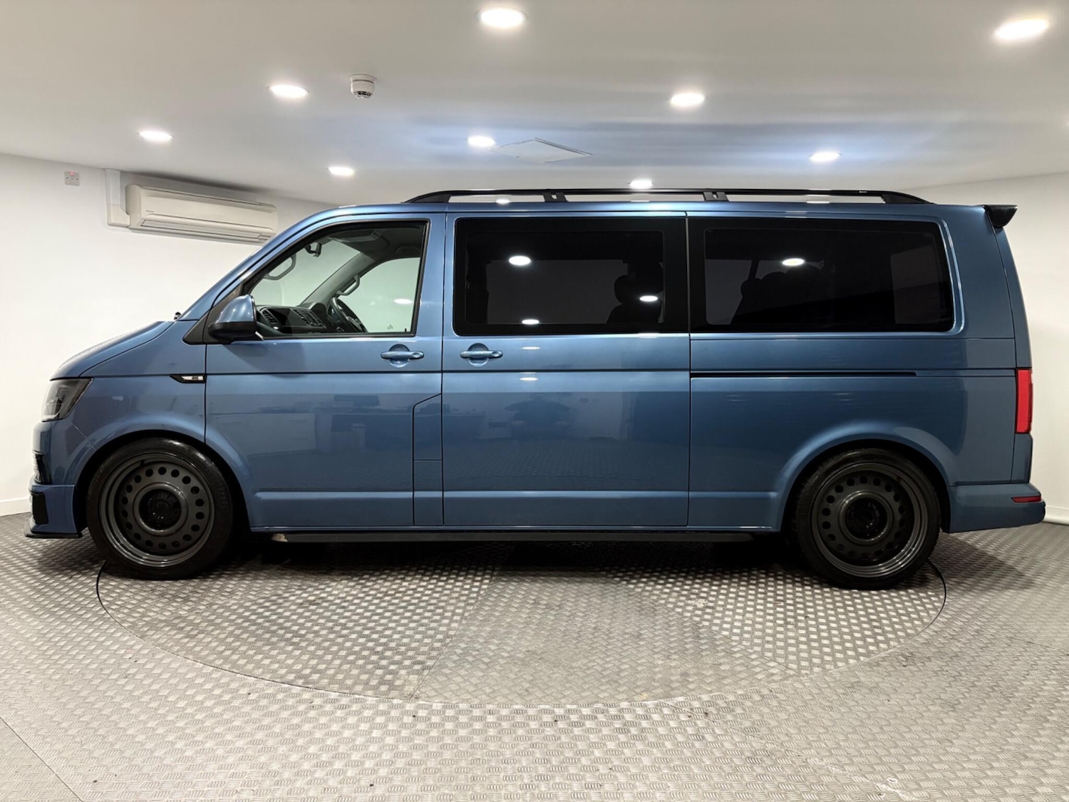 Used Volkswagen Transporter Shuttle 2018 for sale - 76633839: Photo 6