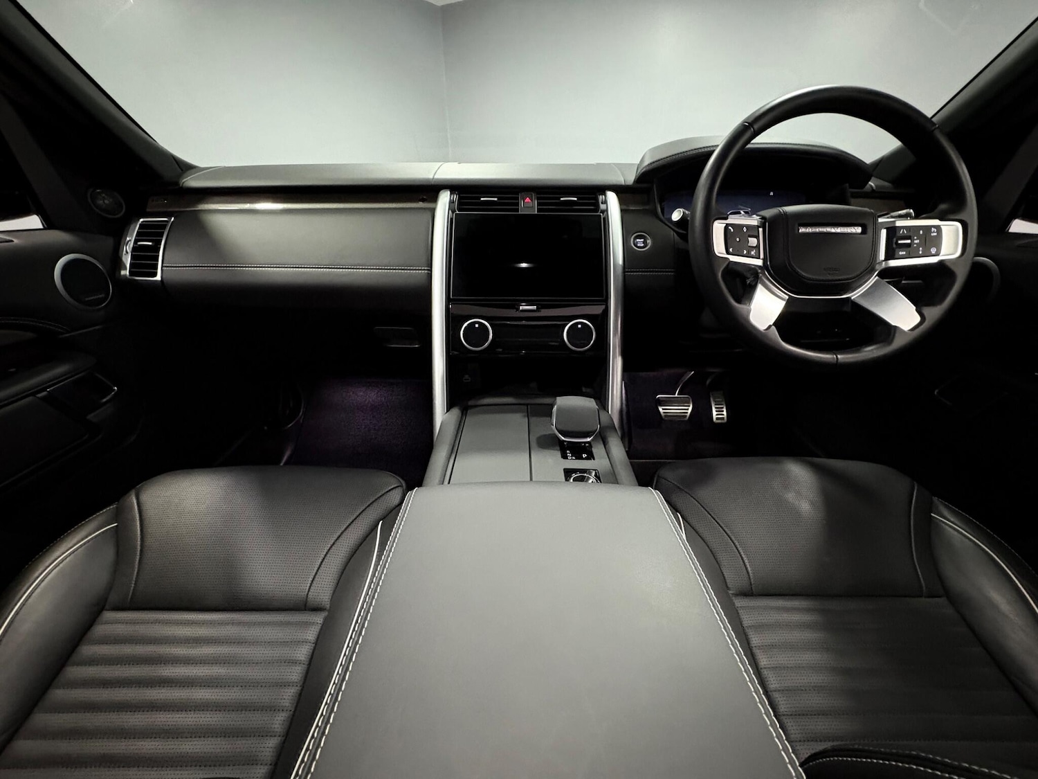 Used Land Rover Discovery 2024 for sale - 78006893: Photo 10