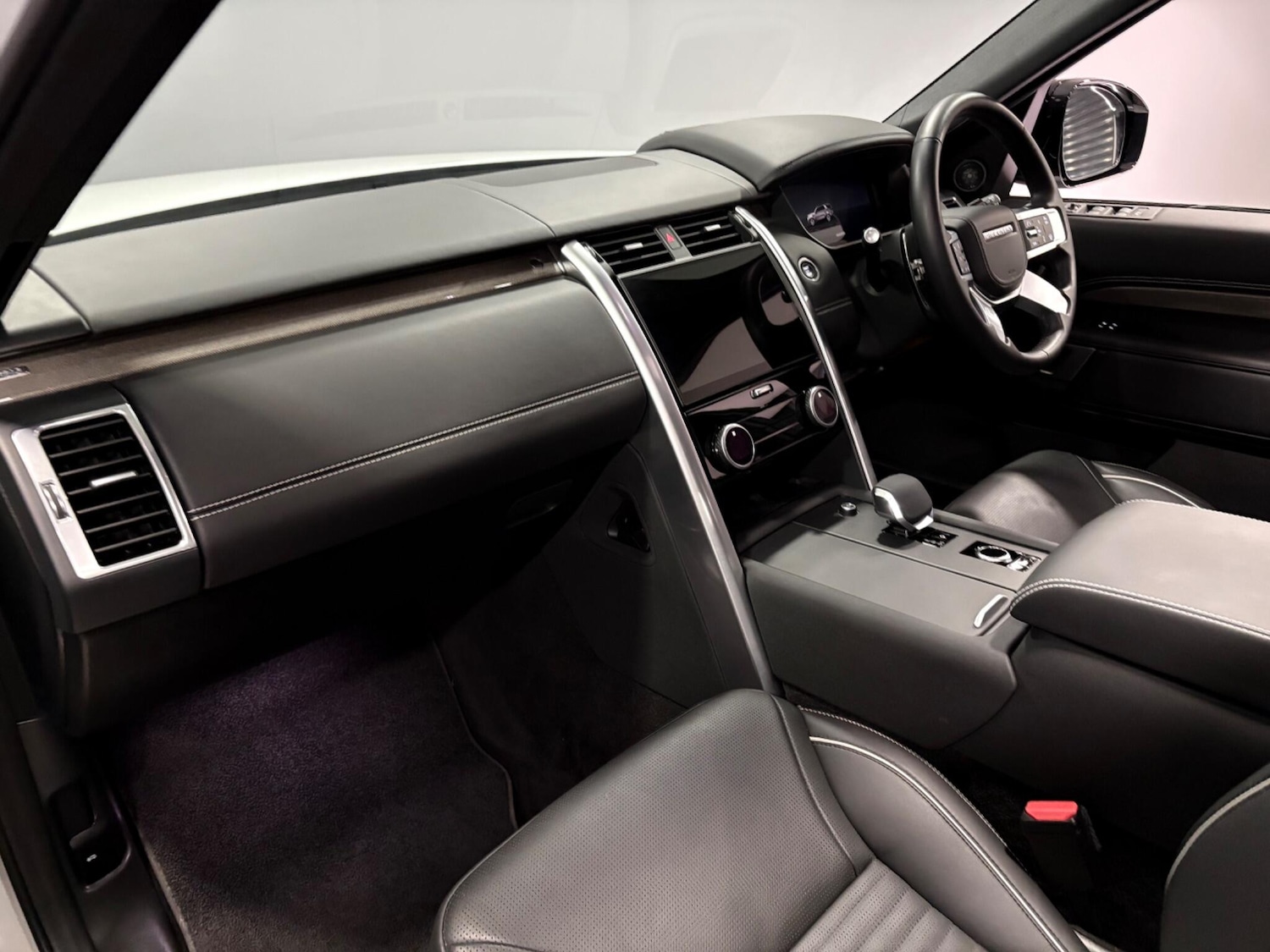 Used Land Rover Discovery 2024 for sale - 78006893: Photo 11