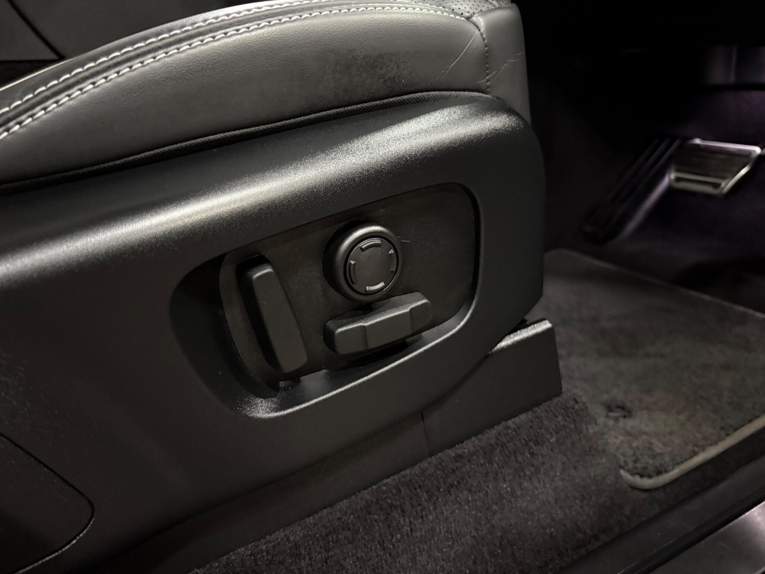 Used Land Rover Discovery 2024 for sale - 78006893: Photo 13